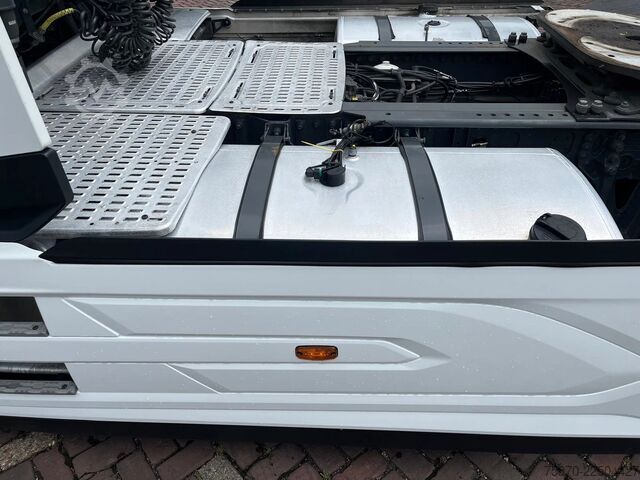 Standard-SZM DAF XG+ 530 FT