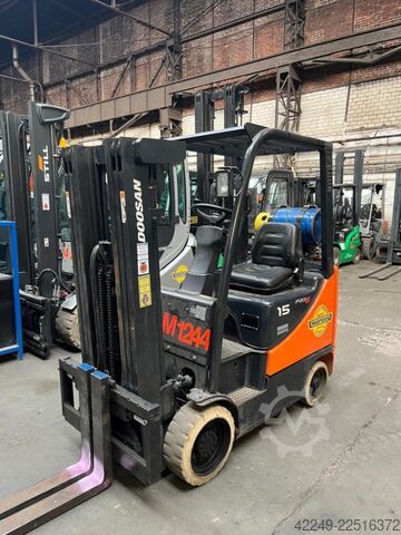 Wózek widłowy - gaz DOOSAN GC15 S-5