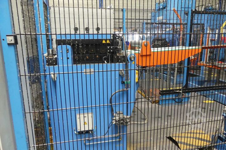 Automatyczna wykrawarka - podwójna podstawa Schuler MC4000