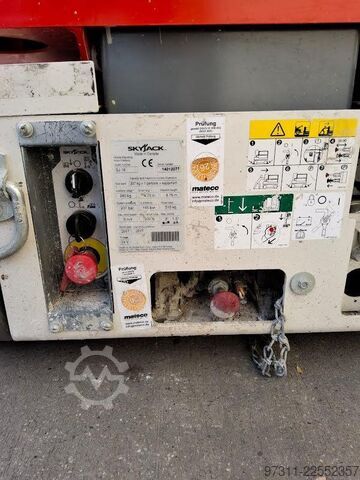 Platforma za podizanje SkyJack SJ16