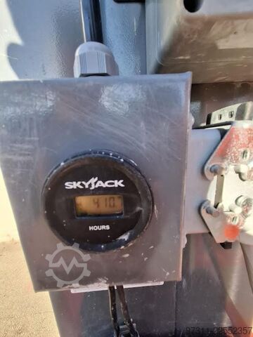 Platforma za podizanje SkyJack SJ16
