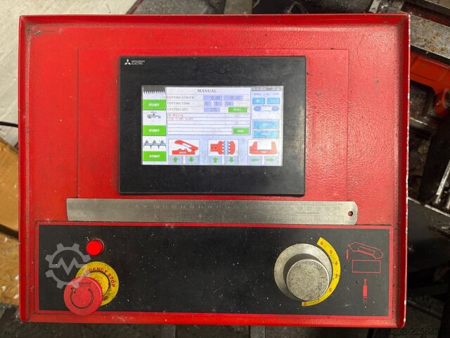 Pásová pila KARMETAL OSA 300 x 370 PLC Controlled Fully Autom