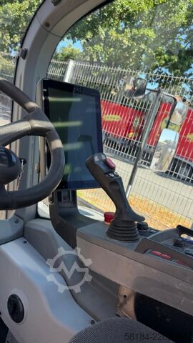 Otočný teleskopický manipulátor Manitou MRT2660 360