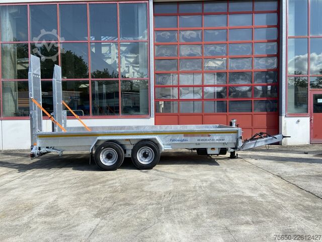 Alacsony rakodószintű pótkocsi Möslein TT 11-E 5,50 - 2  Tandemtieflader5,50 m x 2 m, Feuerverzinkt