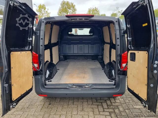 Dobozos kisteherautó Mercedes-Benz Vito 114 CDI/ Airco/ Navi/ E6