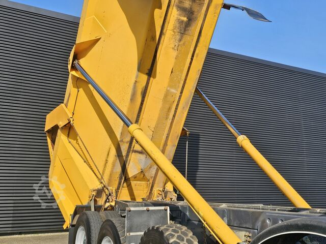 Kipper Volvo FMX 460 10x4 TIPPER / MINING