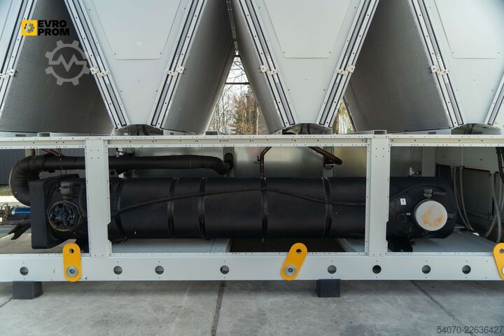 Chiller New Industrial Chiller CLIMAVENETA - 656.5 KW | With warranty