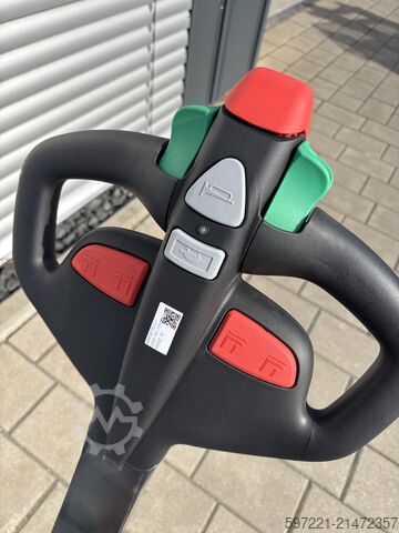 Transpalettes électriques Bobcat BPM16N