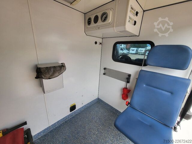 Ambulanza (veicolo per infezioni) Mercedes-Benz 906KA35 - Sprinter