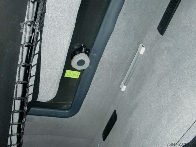 Transporter mit Koffer Mercedes-Benz Sprinter 317 CDI Deepsleeper Navi