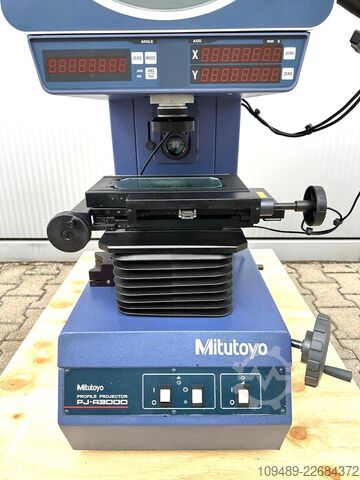 Profilprojektor Mitutoyo Messprojektor PJ-A3000 & QM-Data 200