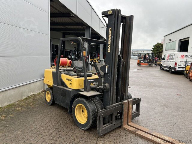 Montacargas de GLP Daewoo G 45 SC-2 *defekt*