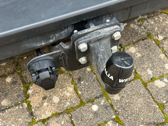 Minibus VOLKSWAGEN CRAFTER AUTOMATIK 8 SITZER STANDHEIZUNG KAMERA