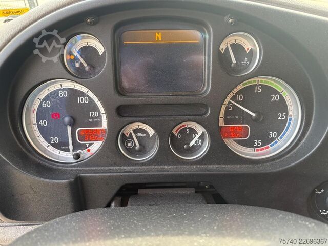 Walizka DAF LF 45.180 + euro 5 + 12ton + 5.58m box + lift
