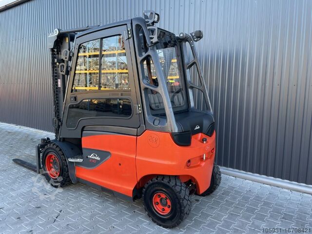 Elektrische vorkheftruck met 4 wielen Linde E40H-01/600