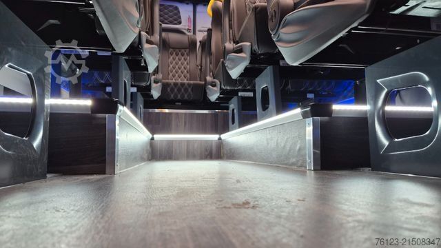 Miniautocarro MERCEDES-BENZ 519  Allrad 4 x 4 Lagerfahrzeug Stock 20 Sitzer