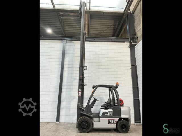 Heftruck Nissan UGD 02 A 30 PQ