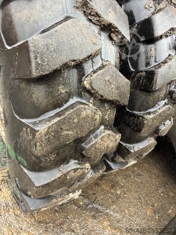 Gumikerekes kotrógép CATERPILLAR M315