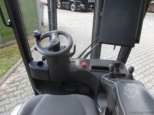 Carretilla eléctrica de 4 ruedas Linde E16PH-02