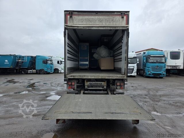 Hűtő félpótkocsi SCHMITZ CARGOBULL Tiefkühler, 3 Kammern, Lift, LBW, SCB*S3B