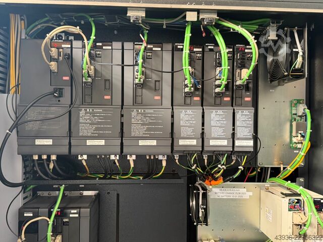 Centro de torneamento e fresagem MAZAK - INTEGREX 200-4 S Mazak Integrex 200-4 S