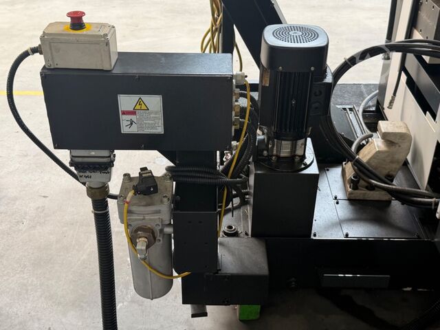 Centro de torneamento e fresagem MAZAK - INTEGREX 200-4 S Mazak Integrex 200-4 S