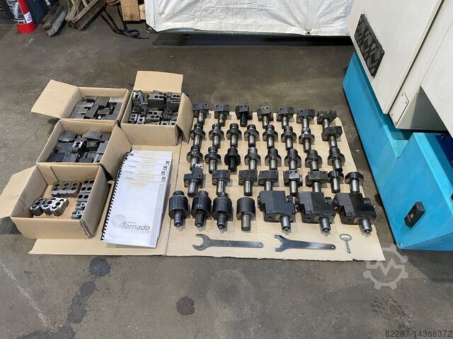 CNC-svarv USED Colchester Tornado 220M 3 Axis T40065