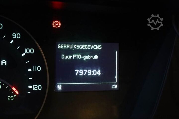 Macara pentru toate tipurile de terenuri Volvo FH12 With Cormach 135t/m Crane Volvo FH12 10x4 Wit