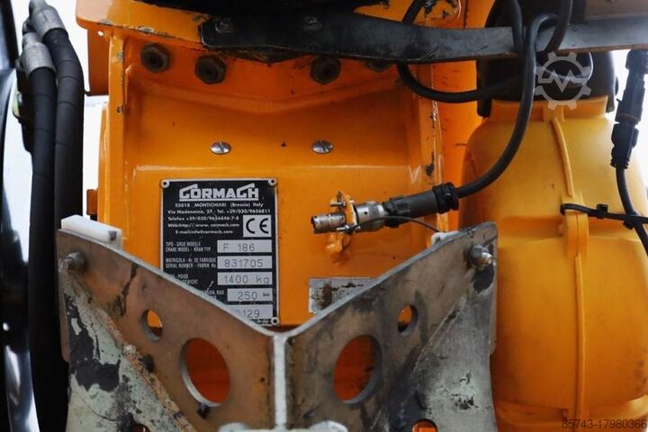 Macara pentru toate tipurile de terenuri Volvo FH12 With Cormach 135t/m Crane Volvo FH12 10x4 Wit