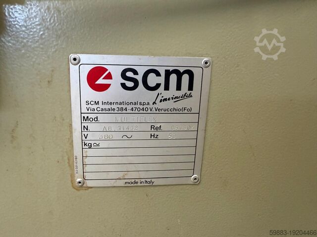 Szögablakok megmunkáló központja SCM Multiflex