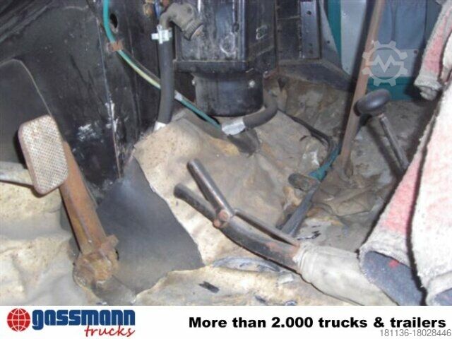 Furgón volquete IFA H3A 4x2