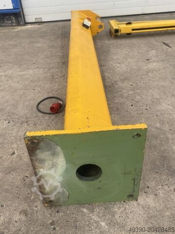 Sloupový výložníkový jeřáb DEMAG KBK 2