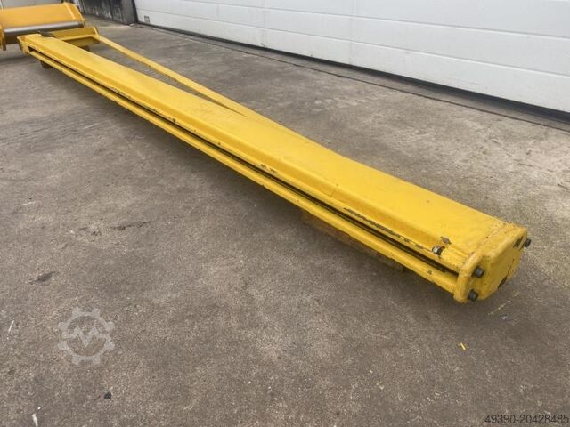 Sloupový výložníkový jeřáb DEMAG KBK 2