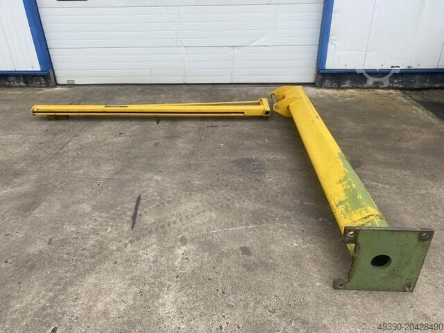 Sloupový výložníkový jeřáb DEMAG KBK 2