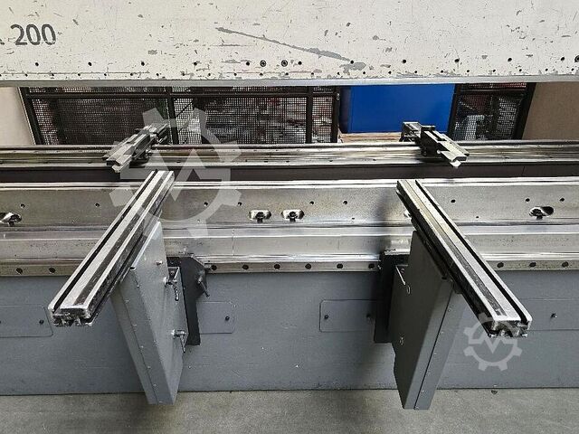 Prensa plegadora Bystronic PR 200x4100