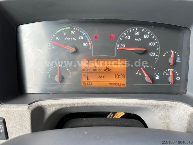 Dobozos teherautó VOLVO FL 210 4x2 Euro 6 Koffer mit Ladebordwand