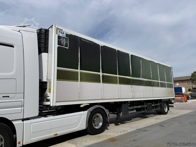 Semiremorcă frigorifică SCHMITZ SK010 Iso-Therm-Koffer 11.60m + Carrier