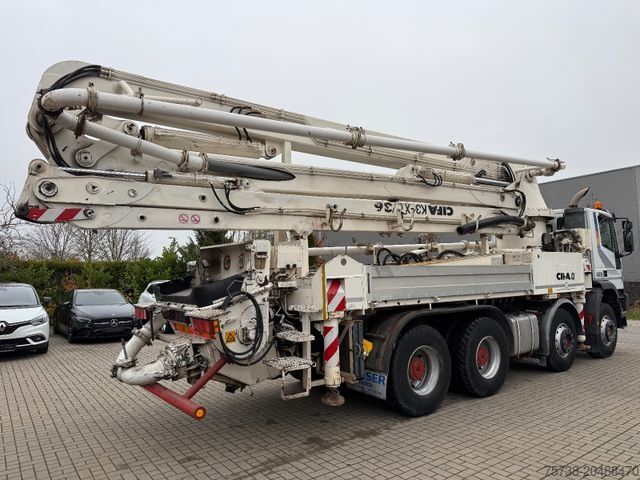 Beton pompası kamyonu IVECO EuroTrakker 410E42 Betonpumpe Cifa 36 Meter