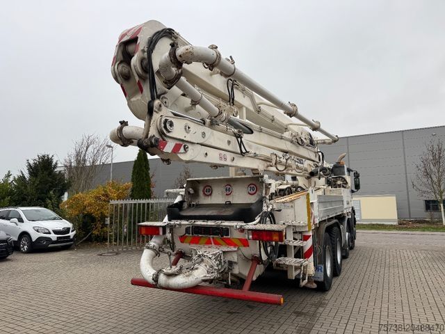 Beton pompası kamyonu IVECO EuroTrakker 410E42 Betonpumpe Cifa 36 Meter