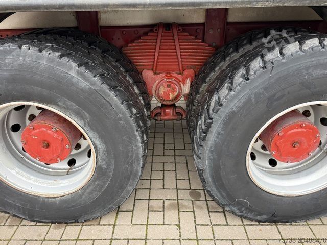 Beton pompası kamyonu IVECO EuroTrakker 410E42 Betonpumpe Cifa 36 Meter
