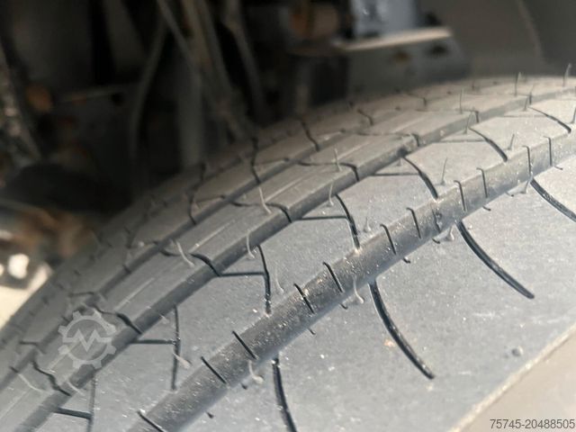 Kasa kamyoneti MERCEDES-BENZ ATEGO 816 * KOFFER * 1T LBW *NAVI *