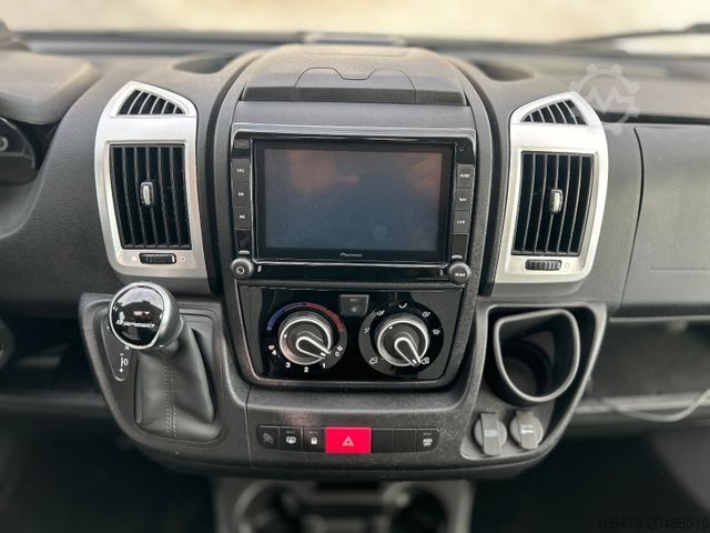 Yarı entegre karavan KNAUS Sky TI 700 MEB *Einzelbetten-Automatik-Heckbad*