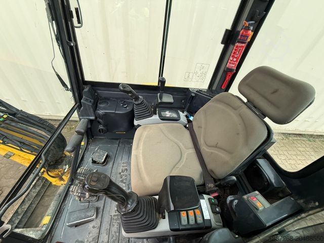 Mini ekskavatör KOMATSU PC26MR-3 / 2020 BJ / 2 x Löffel