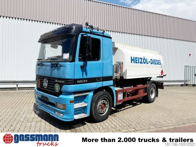 Tankwagen Esterer Tankaufbau ca. 13.350l, 2 Kammern