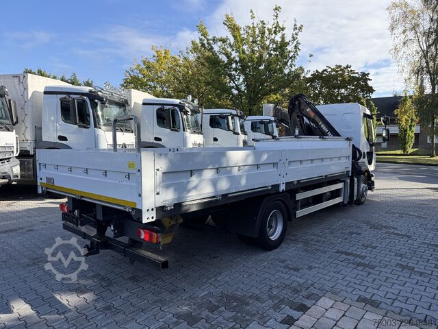 Camião de plataforma Volvo FL 210 Kran Hiab X-HiDuo 082