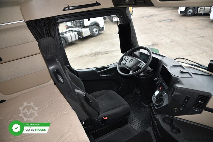 Cap tractor standard MERCEDES-BENZ Actros 5 1845 BigSpace