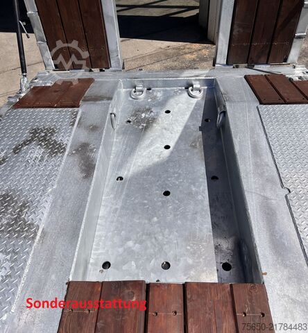 Lavtloader trailer Möslein T 3-9,20 F  3 Achs Tieflader mit gerader Ladefläche 9 m, Neufahrzeug