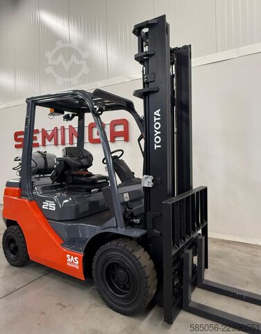 περονοφόρο ανυψωτικό Toyota 11374 - 02-8FGF25
