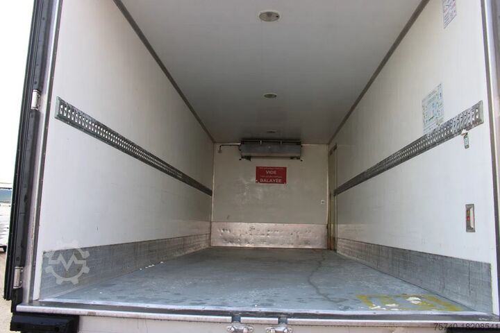 Gekoeld/bevroren transport Iveco Eurocargo 140E + CARRIER + MANUAL + ATP!! LIFT...