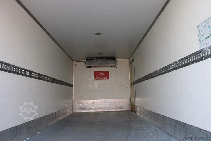 Gekoeld/bevroren transport Iveco Eurocargo 140E + CARRIER + MANUAL + ATP!! LIFT...
